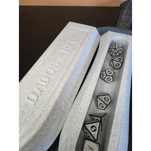 Adaga customizável para dados RPG